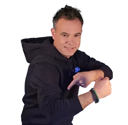 Portrait Mitarbeiter Bastian Lennikel